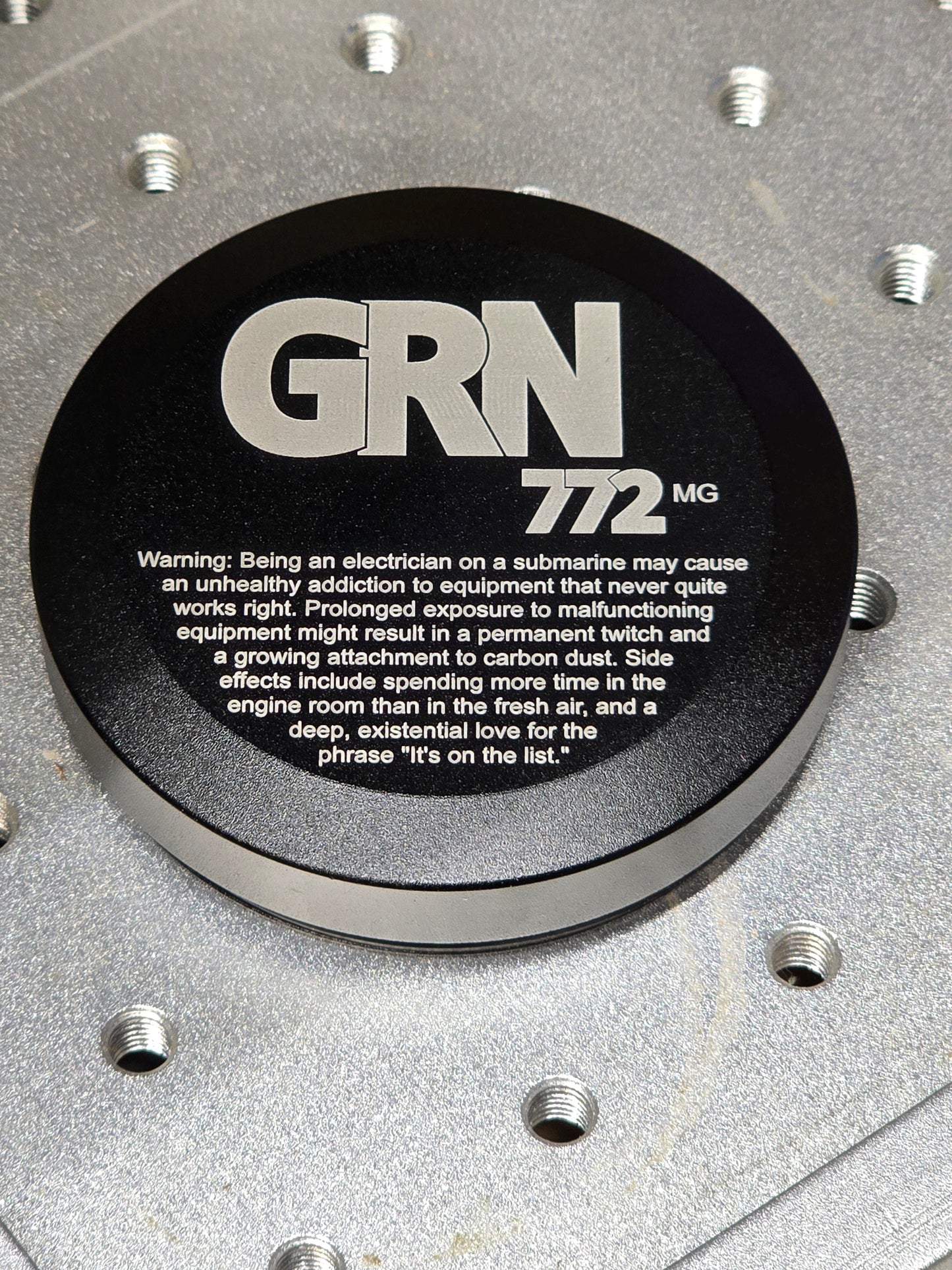 Sleek Aluminum Can for Nicotine and Caffeine Pouches - Stylish & Durable Storage