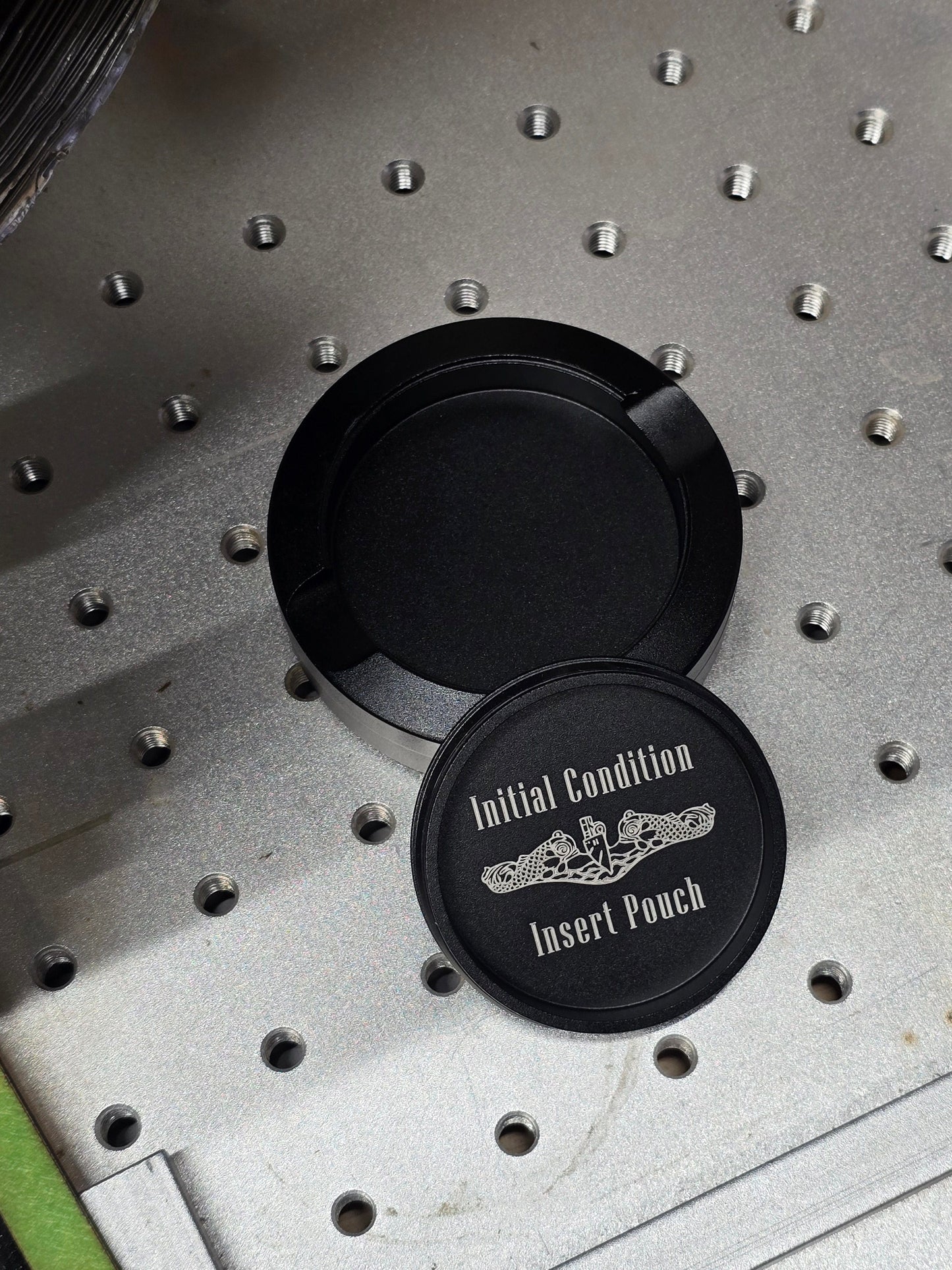 Sleek Aluminum Can for Nicotine and Caffeine Pouches - Stylish & Durable Storage